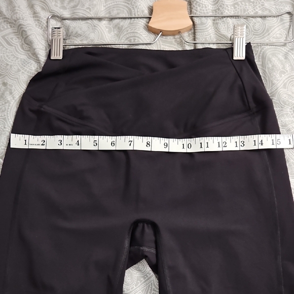 Gymshark Women's Black Bike Shorts - Picture 5 of 9